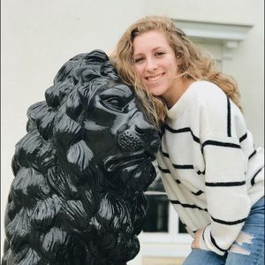 Meet your Posher, Casey